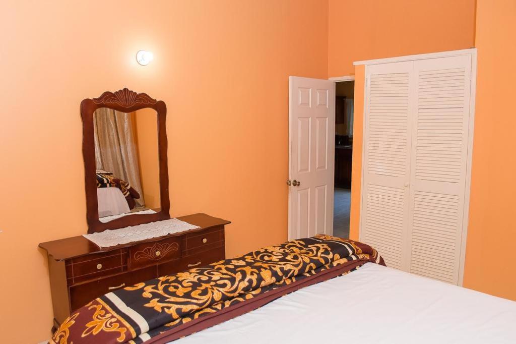 Perfect Vacation Villa Teluk Montego Bagian luar foto