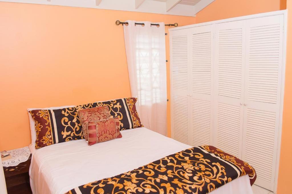 Perfect Vacation Villa Teluk Montego Bagian luar foto
